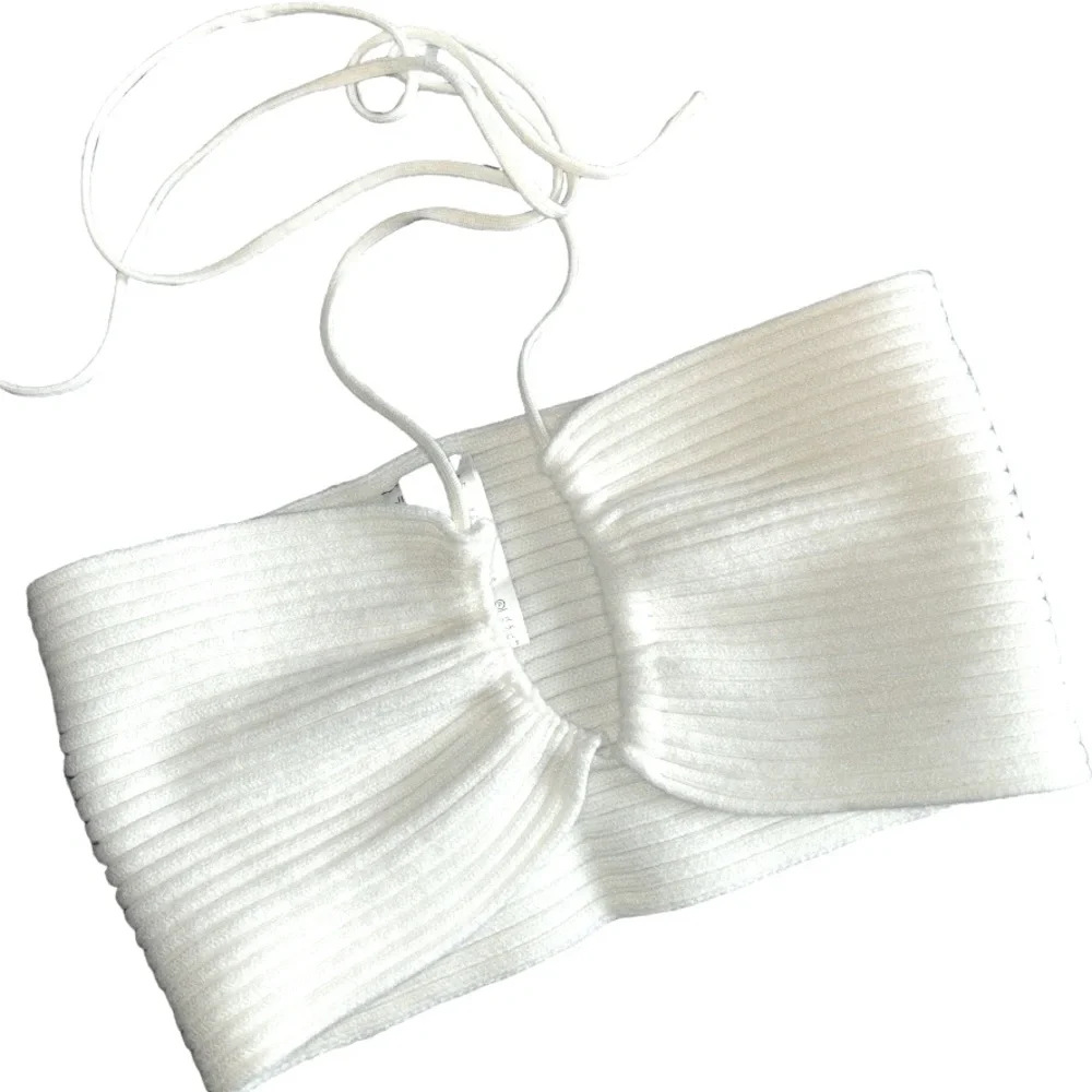 Knit Cropped Halter Top - Picture 2 of 10